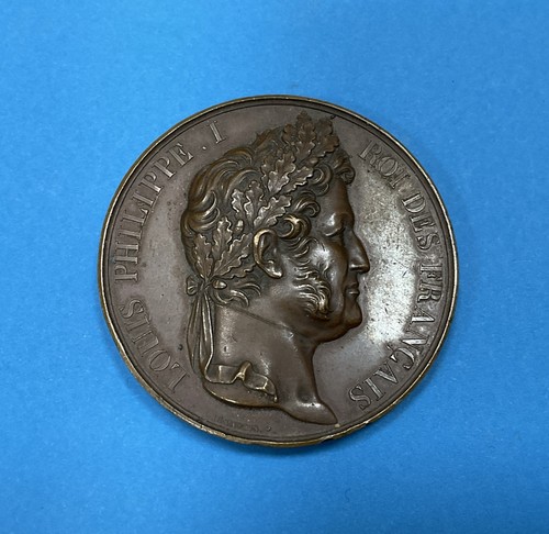 Très joli médaille - joli,