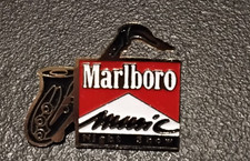 Pin cigarettes marlboro - pin’s,