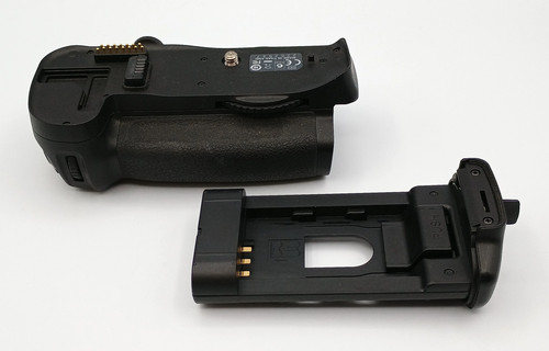Used nikon d10 - mb-d10, grip