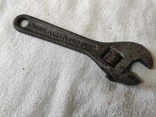 Ancienne petite Clé à molette en acier n°4 de 11cm de long