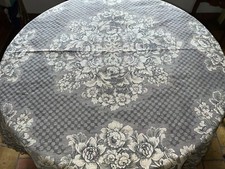 Ancien tapis de table en tapisserie de coton 135 cm x 140 cm