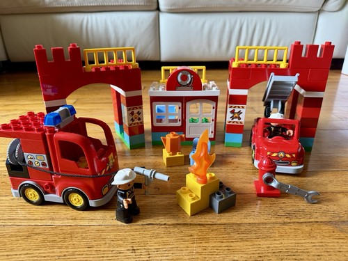 Lego duplo fire station - fire,