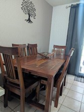 salle à manger acacia bois et chiffons 