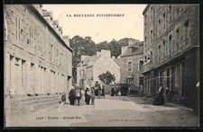 CPA Erquy, Grande-Rue animée