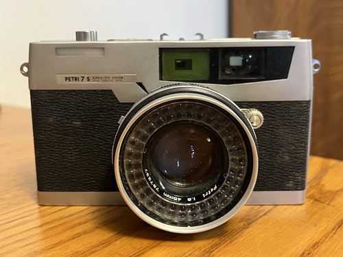 Vtg petri circle eye camera - 7s,