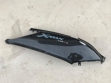 UNE COQUE CARENAGE LATERAL ARRIERE DROITE YAMAHA 125 XMAX X MAX 2005 A 2008 1B9