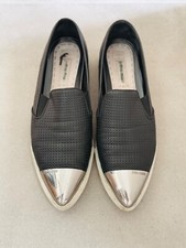 Chaussures Miu Miu avec bouts métalliques