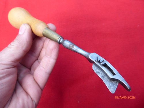 Outil ancien pour travil du - outil,