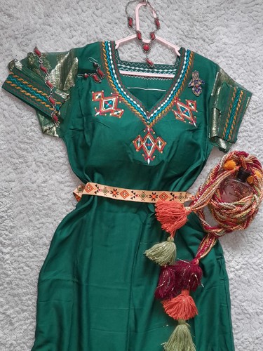 Robe kabyle brodée - kabyle,