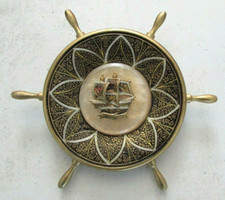 Décoration murale en métal & plastique Gouvernail & bateau en relief Templiers ?