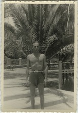 OLD PHOTO - VINTAGE SNAPSHOT -