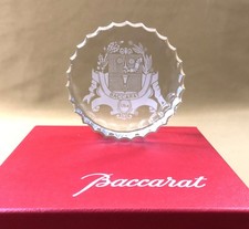 presse papier cristal signé BACCARAT décor blason / armoiries de la ville 1764