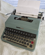 Olivetti Letter 32 Typewriter