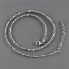 Collier en diamant brut gris