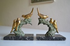 D'après Maurice Frécourt Paire de serre Livre aux oiseaux en régule 18 x 16 x 8