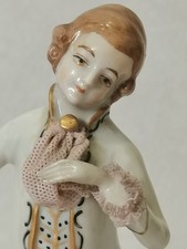 Statuette en porcelaine allemande, Gentilhomme.