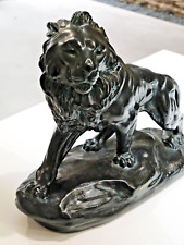 Statuette En Plâtre Lion Effet Bronze, réalisée par Jean Justum