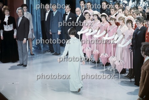 Mireille mathieu exclusive - *,