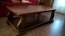 Table de salon en chêne massif, année 1989 - bon état structure  / vernis moyen