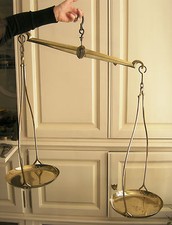 TRES GRANDE BALANCE A FLEAU EN