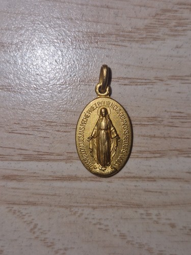 Médaille religieuse dorée - médaille,