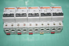 Lot de 5 disjoncteurs merlin