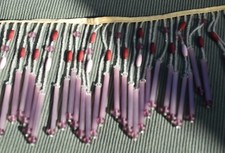 Frange de perles en verre rose et violet