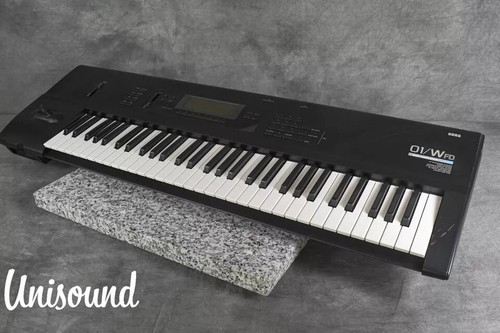 Korg 61 key keyboard - 01/w,