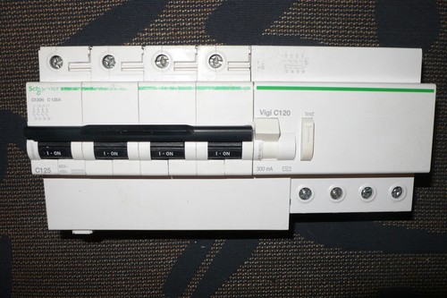Disjoncteur a9n18377 - disjoncteur,