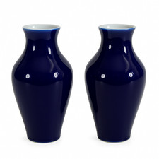 Paire de vases Sèvres – Bleu profond – Porcelaine française – 24,5 cm