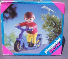 PLAYMOBIL 4538 ENFANT garçon SCOOTER vélo jouet véhicule BOITE NEUF