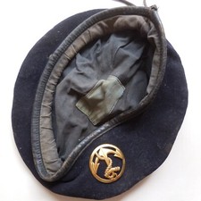 2 bérets commando + insigne