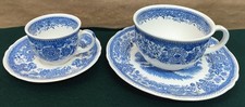 Lot de 2 tasses avec assiettes
