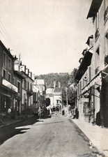 (15) CONDAT EN FENIERS en remontant la Grand Rue , pompe essence Azur voiture (d