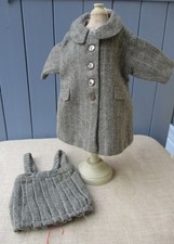 MANTEAU ET JUPE  ANCIENS POUR POUPEE / CONFECTION ANCIENNE