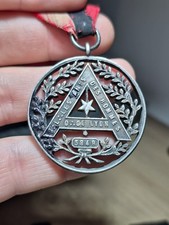 #140-3 ~ Médaille