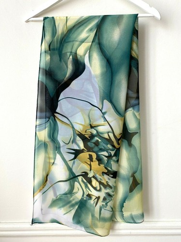 Très beau foulard vert - très,