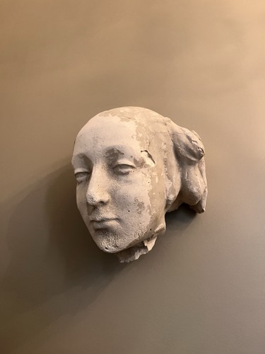 Belle tête plâtre style