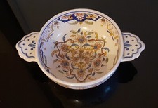 Bol à oreilles ancien à accrocher en céramique / Signature M.C