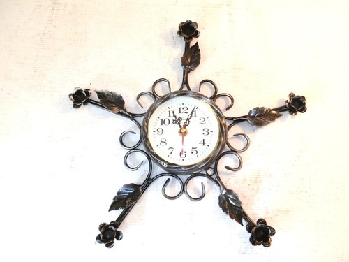 Horloge murale avec mouvement - avec,