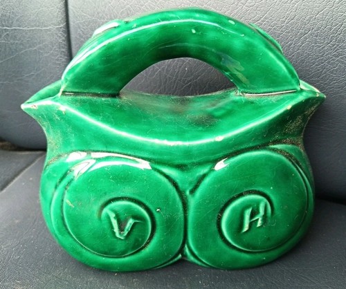 Ancien pichet vernissée vert