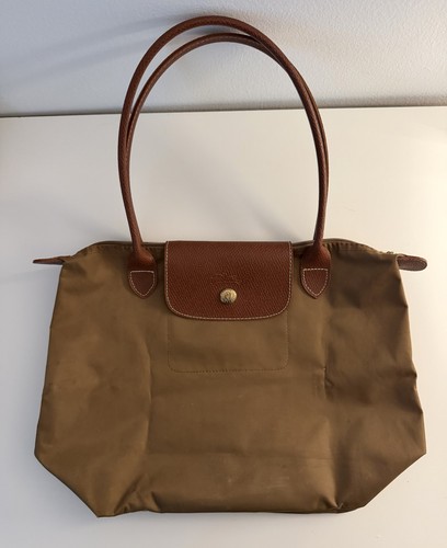 Medium longchamp purse - medium,