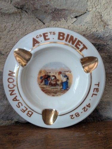 Ancien cendrier pyrogène - /,
