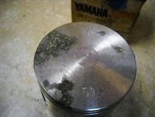 NOS OEM Yamaha Piston O/S 0,50