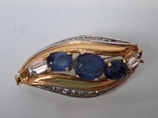 Très Belle Broche, Dorée
