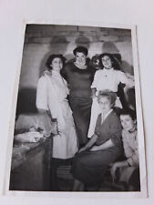 B650 Photo Originale vintage snapshot: Atelier de femmes et "transformiste...."
