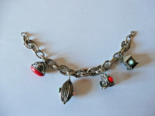 Ancien Bracelet Métal Argenté Breloques Charms Vintage.