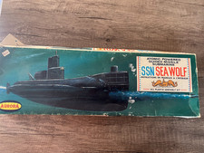Sous-marin atomique US SSN SEA WOLF- Aurora -Kit à monter et peindre- Vintage