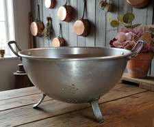 Charmante Passoire Vintage en Aluminium (Années 40/50)