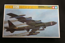 XE011 TAMIYA 1/100 maquette avion 60025 2400 25 Boeing B52D stratofortress